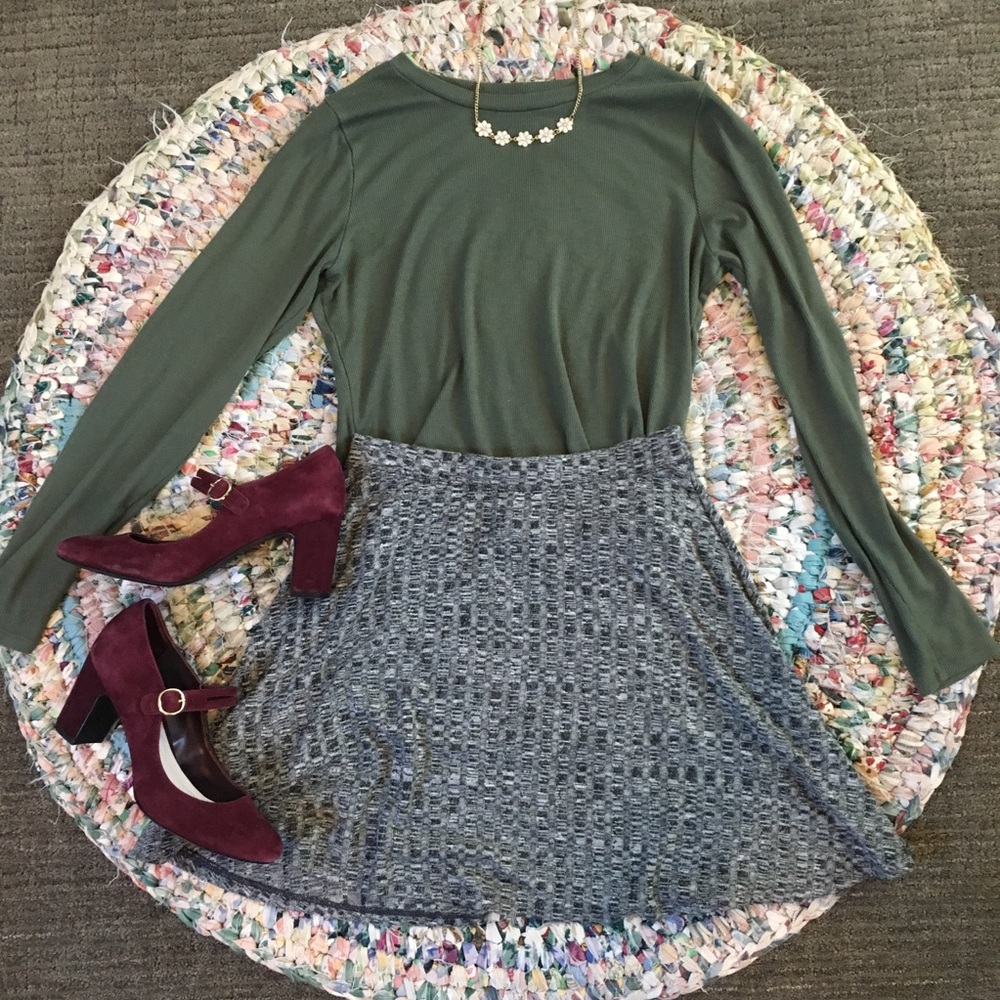 Grey skirt